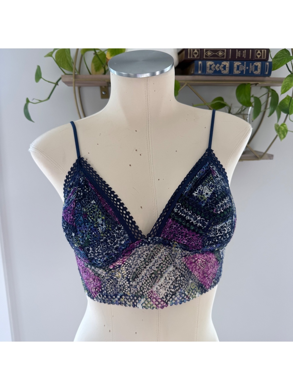 Victoria's Secret Lace Bralette Size M